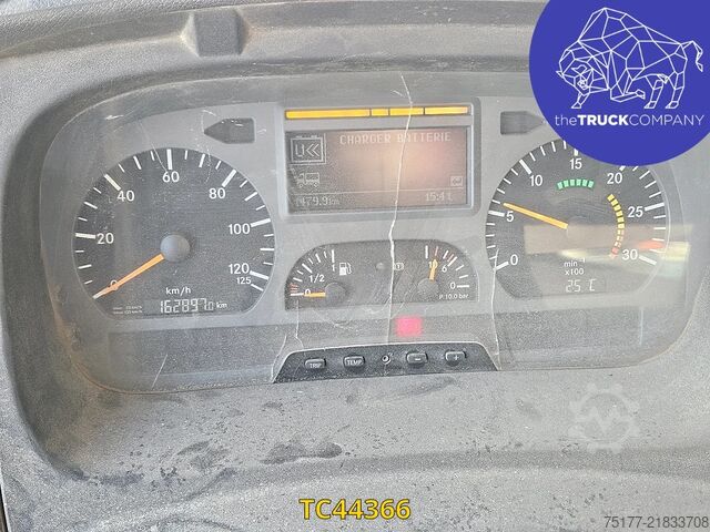 Road sweeper Mercedes-Benz Axor 1828