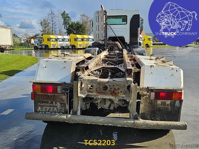 Chassis with cab Renault Kerax 370