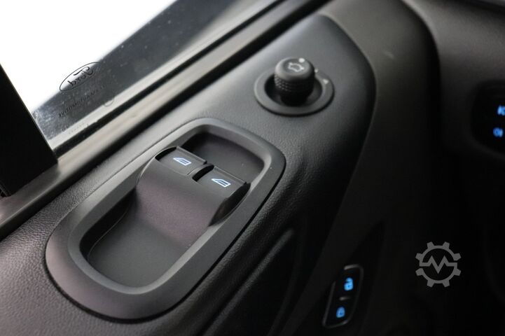 Delivery van Ford Transit Custom 2.0 TDCI 130PK L2 EURO 6 - Airco...