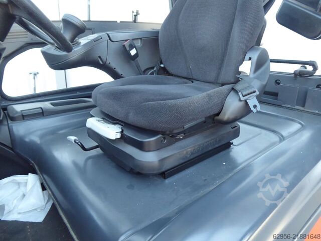 Electric 4-wheel forklift Linde E45HL/600
