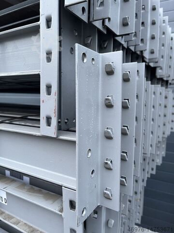 2,100mm / INP: 80x42mm / Load: 2,400 kg SSI Schäfer PR600 Palettenregaltraverse