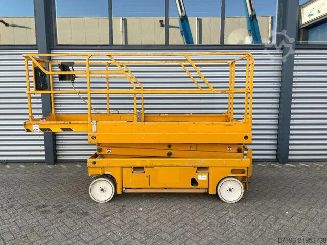 Scissor lift Haulotte Compact 8W Hoogwerker Schaarhoogwerker