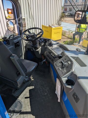 Terminal tractor Kalmar T2