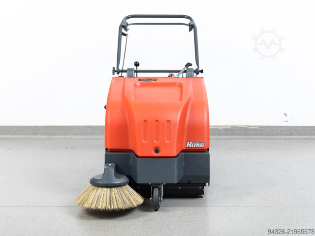 Hako Sweepmaster B650 NEW SWEEPER Hako Sweepmaster B650 - FACTORY NEW!