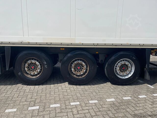Koffer Schmitz Cargobull SAF AXLES, DISC BRAKES