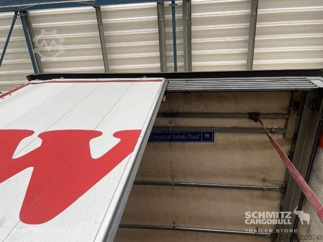 Auflieger mit Pritsche & Plane Schmitz Cargobull Curtainsider Mega