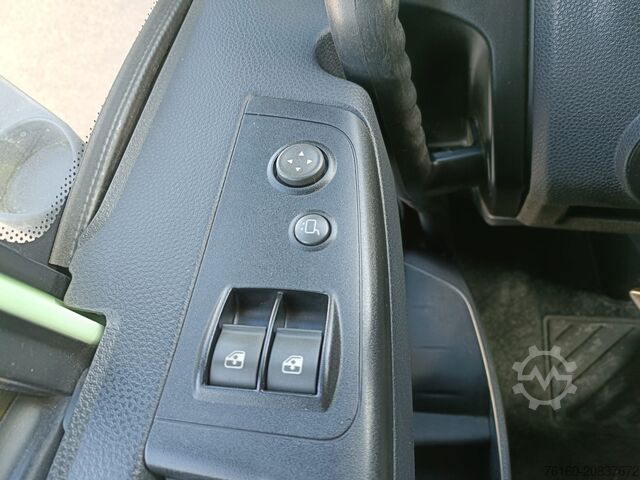 Kastenwagen mit Ladebordwand Iveco EUROCARGO 75E19