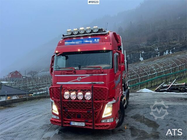 Holztransporter Volvo Fh540 8x4 Timber Truck w/ 2016 M110L80 Palfinger C