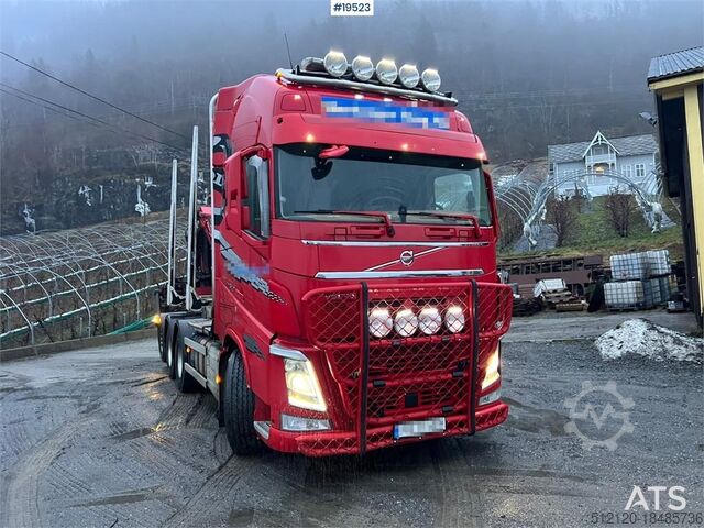 Holztransporter Volvo Fh540 8x4 Timber Truck w/ 2016 M110L80 Palfinger C