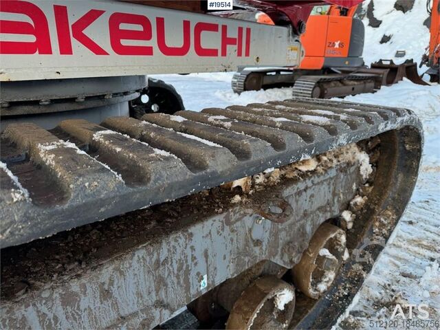 Dumper Takeuchi TCR50-2 Crawler Dumper. 364 Hours WATCH VIDEO