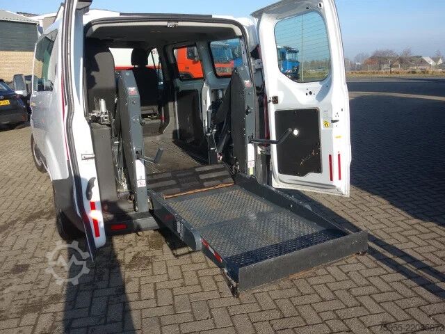Wheelchair transportation Ford Transit Custom 2,2tdci