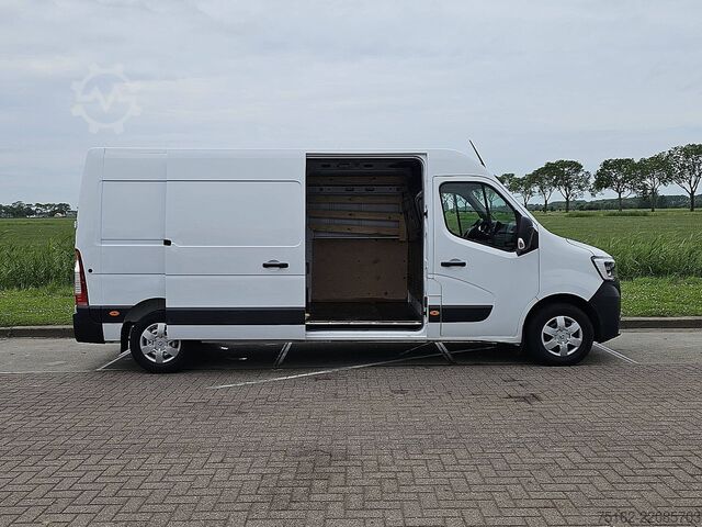 High-roof van RENAULT MASTER 2.3 L3H2 Navi Euro6!