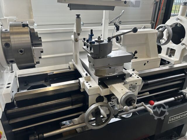Lathe ToRen C 6256E x 1000