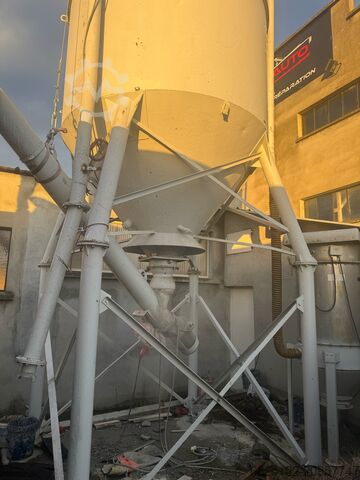 Cement silo  