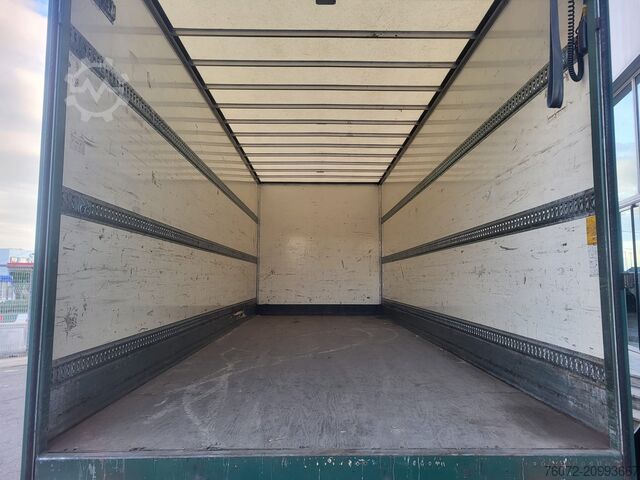 Parcel delivery truck Volvo FE280