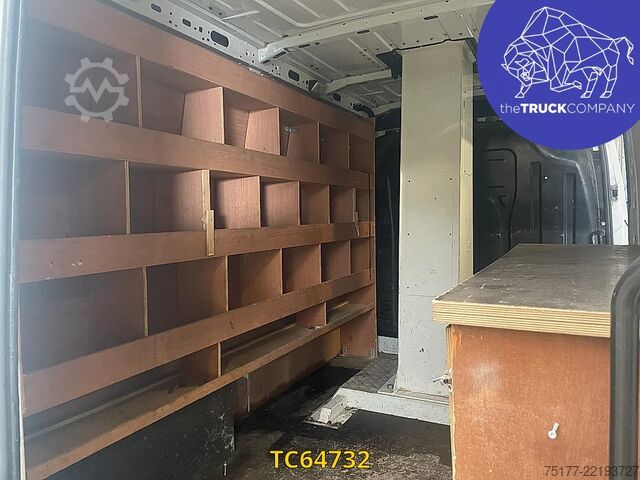 Lifting platform Renault Master 130.35 nacelle socage