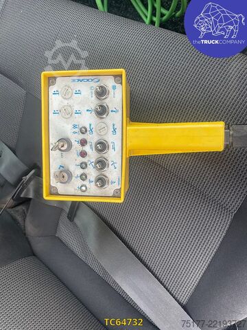 Lifting platform Renault Master 130.35 nacelle socage