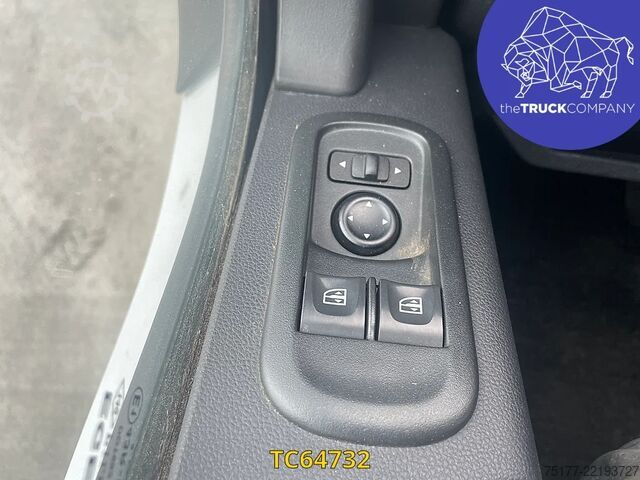 Lifting platform Renault Master 130.35 nacelle socage