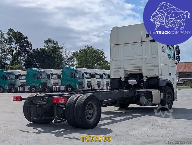 Chassis with cab DAF XF 450