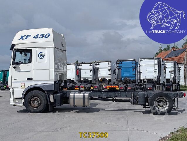 Chassis with cab DAF XF 450
