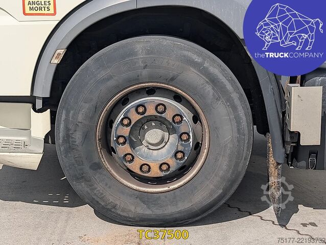Chassis with cab DAF XF 450
