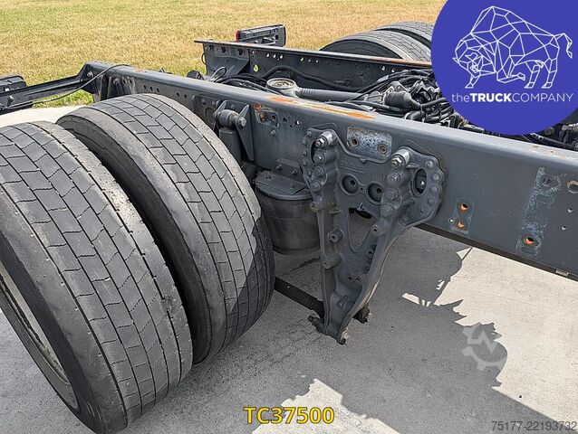 Chassis with cab DAF XF 450