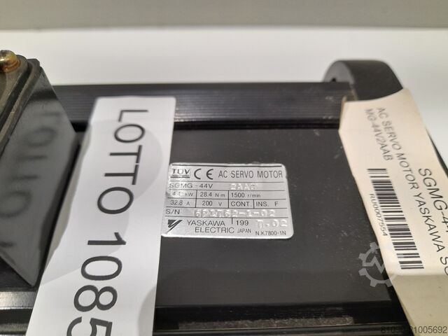 AC Servo Motor YASKAWA SGMG-44V2AAB YASKAWA 