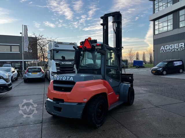 Forklift Toyota 40-8FD70N / 7 Ton / New Fork Positioner