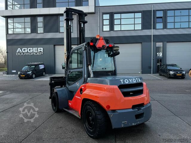 Forklift Toyota 40-8FD70N / 7 Ton / New Fork Positioner