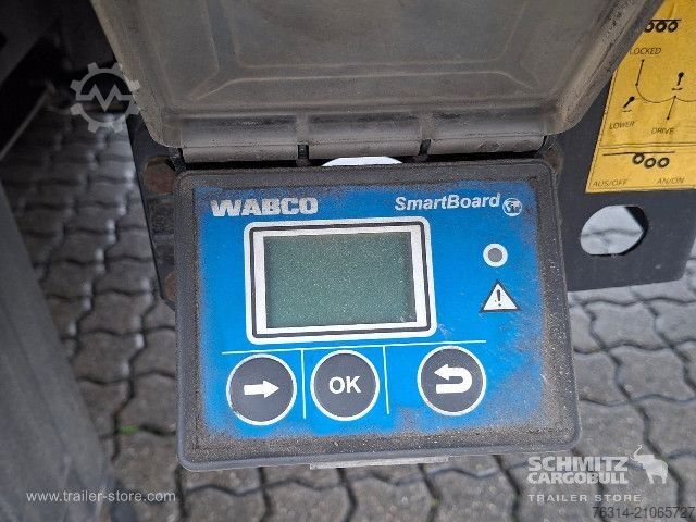 Auflieger mit Pritsche & Plane Schmitz Cargobull Curtainsider Mega Getränke