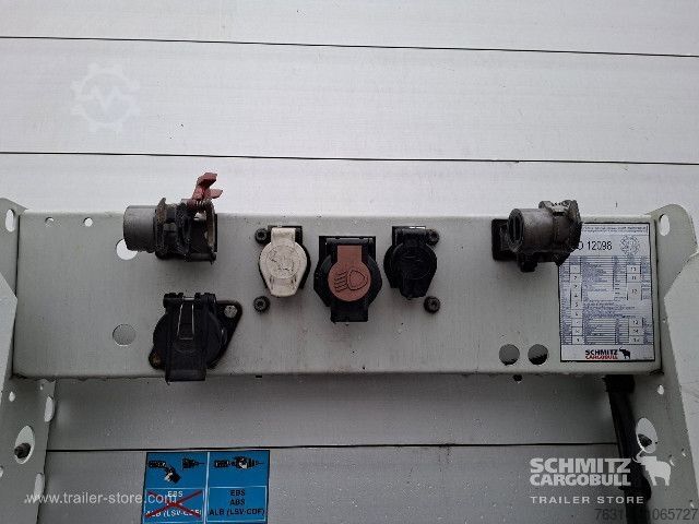 Auflieger mit Pritsche & Plane Schmitz Cargobull Curtainsider Mega Getränke