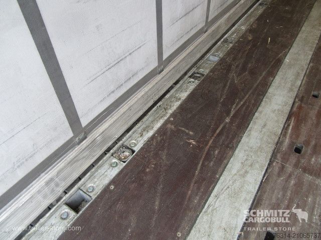 Auflieger mit Pritsche & Plane Schmitz Cargobull Curtainsider Coil Getränke