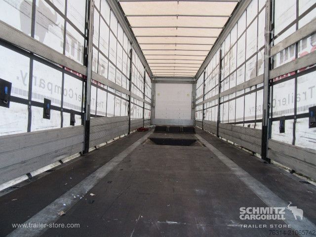 Auflieger mit Pritsche & Plane Schmitz Cargobull Curtainsider Coil Getränke