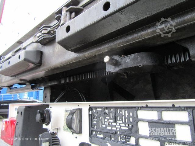 Auflieger mit Pritsche & Plane Schmitz Cargobull Curtainsider Coil Getränke