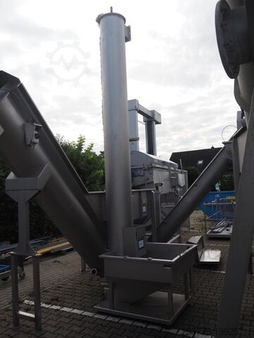 Elevating screw with bunker Kiremko elevating screw with bunker