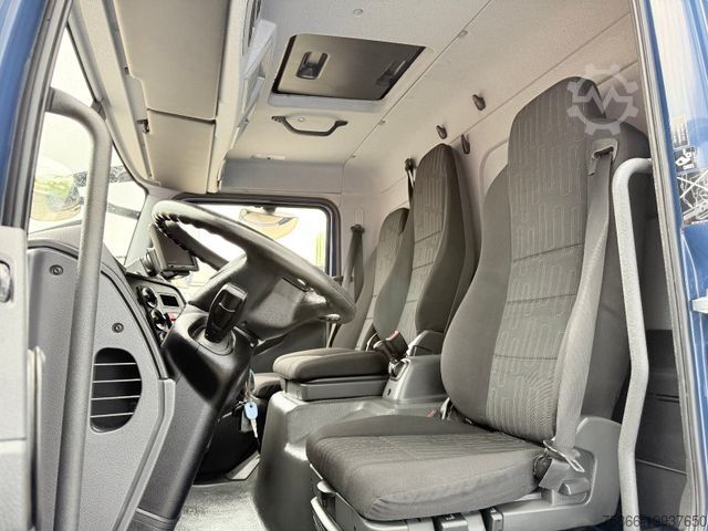 Pick-up van MERCEDES-BENZ 823 L Atego Pritsche 6.20m
