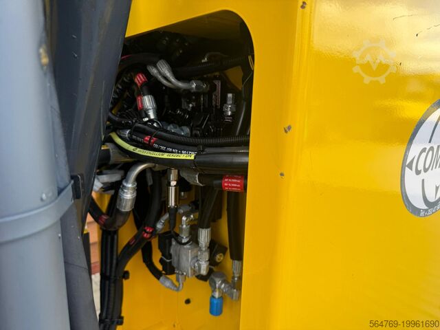 Four-way forklift Combilift C2500 EST /Only 1451 hours/ Battery 81%