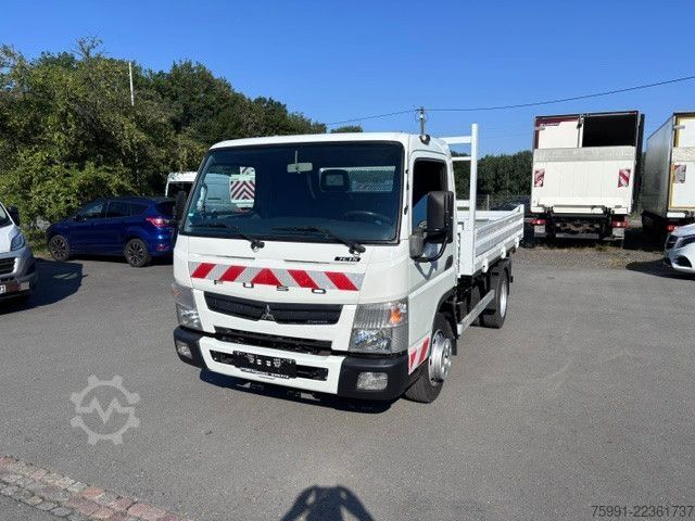 Three-way tipper van FUSO Canter 7C15