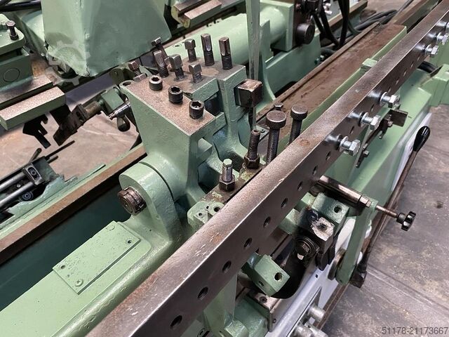 OMA 120/A automatische Holzdrehmaschine mit Lademagazin, maximale Werkstücklänge 1200 mm. OMA OMA 120/A