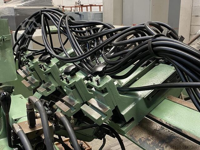 OMA 120/A automatische Holzdrehmaschine mit Lademagazin, maximale Werkstücklänge 1200 mm. OMA OMA 120/A