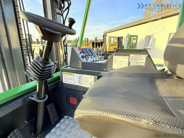 Vierwegestapler Combilift CB4000 GAS TRIPLEX 5200 POSITIONER