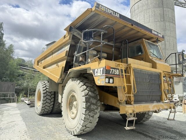 Dump truck Caterpillar 775B
