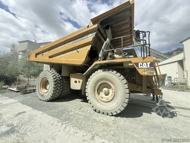 Dump truck Caterpillar 775B