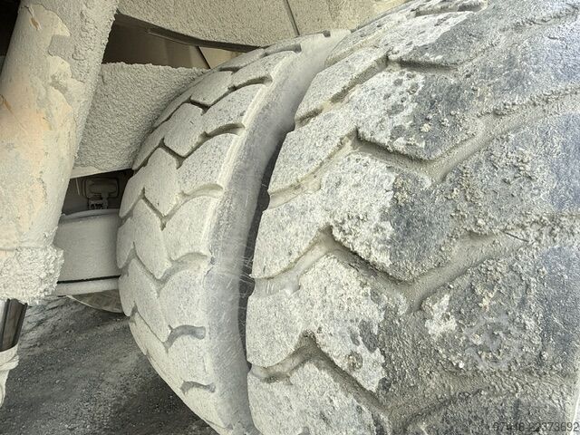 Dump truck Caterpillar 775B