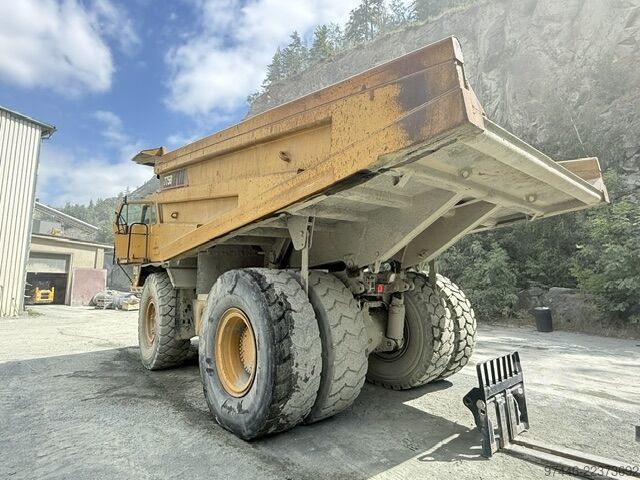 Dump truck Caterpillar 775B