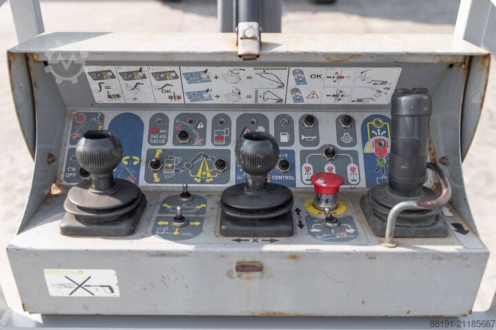 Gelenkteleskoparbeitsbühne Manitou 280 TJ