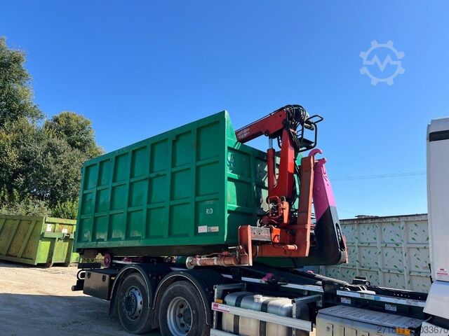 Roll-off container CONTAINER SCARRABILE USATO A CIELO APERTO CON GRU