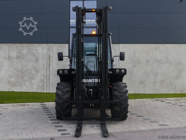 All-terrain forklift Manitou M 30-4