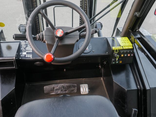 All-terrain forklift Manitou M 30-4