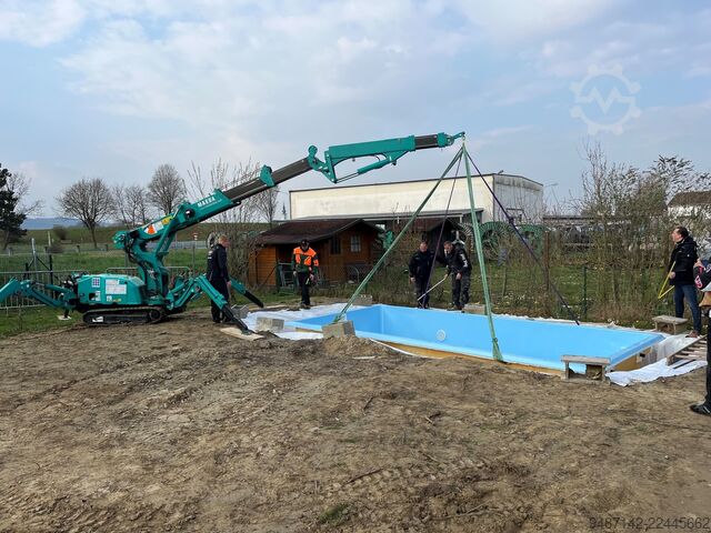 Mobile crane Maeda MK1033CW
